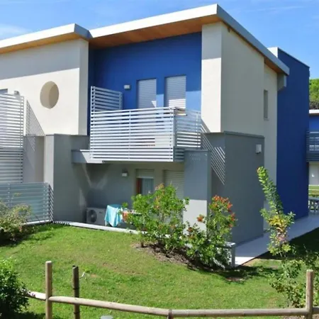 New 100 M From The Beach-bibione *
